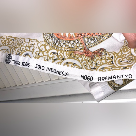 Vintage Batik short sleeve button up dragon shirt Men’s large White and orange - Picture 3 of 7